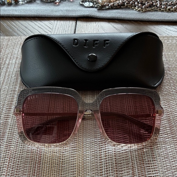 Diff Eyewear Sandra Rose and Clear Square Sunglasses - Picture 1 of 10